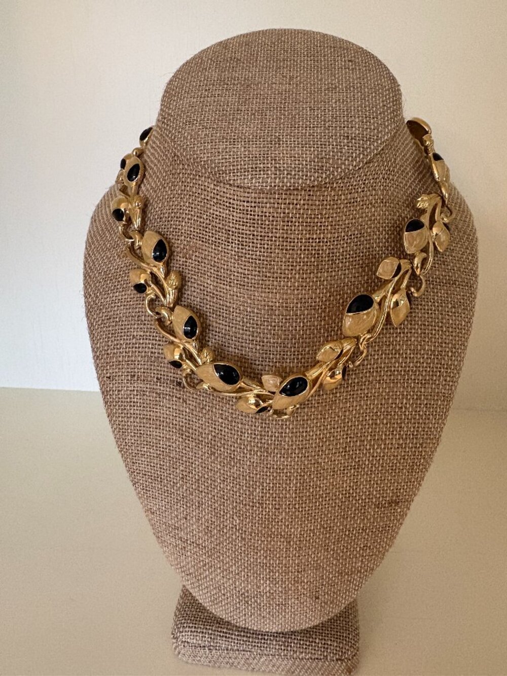 Vintage Gold Tone Necklace w/ Black & Tan Enamel   18"